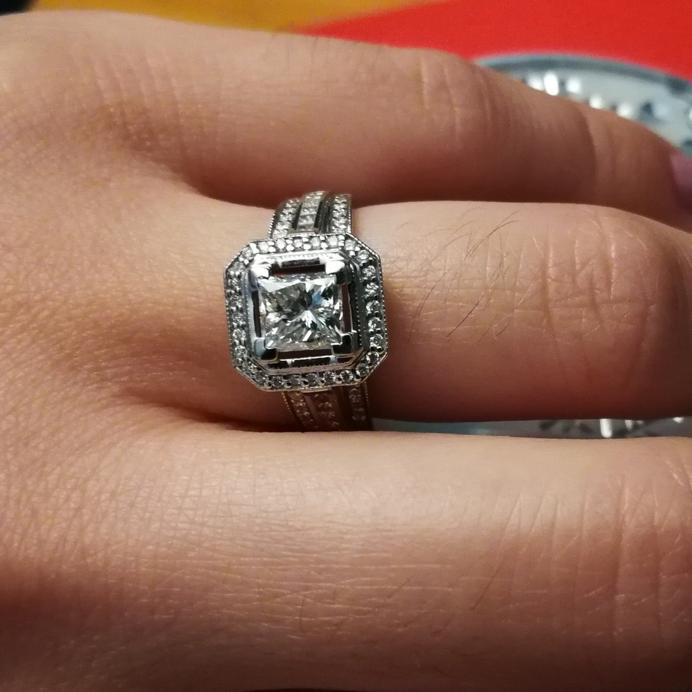 18k white gold engagement ring